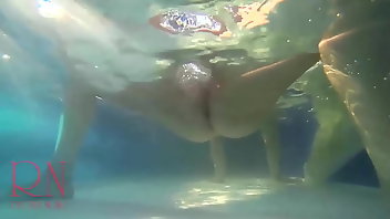 Underwater Outdoor Bikini Nipples Masturbation 